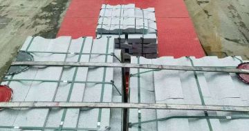 南阳 芝麻白仿形加直形路沿石出货日常