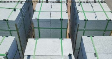 南阳 芝麻白花岗岩5公分地铺石 花岗岩厂家工厂装车日常