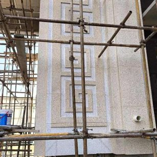 南阳 黄金麻花岗岩别墅外墙干挂回纹造型效果