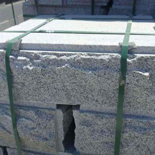 南阳 芝麻白花岗岩自然面成品