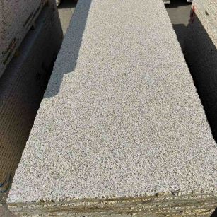 南阳 黄金麻花岗岩荔枝面毛板，半成品