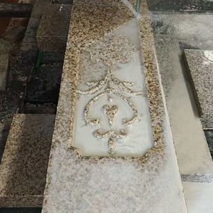 南阳 黄金麻花岗岩异形加工雕刻栏杆大柱