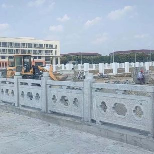 南阳 白麻花岗岩荔枝面河道栏杆