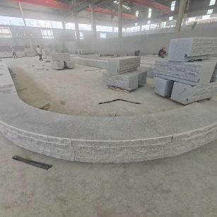 南阳 芝麻白异形坐凳，自然面光面弧形加工