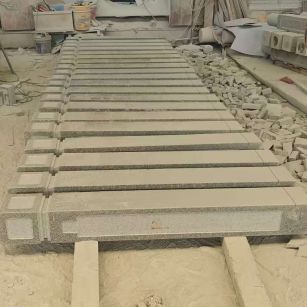 南阳 芝麻白异形加工雕刻-栏杆大柱，方柱