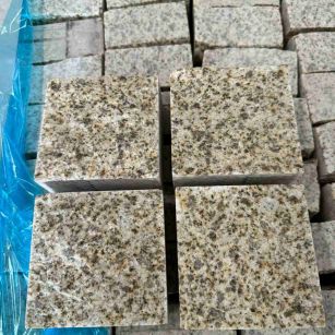 南阳 黄金麻花岗岩自然面小方块，弹石，马蹄石等