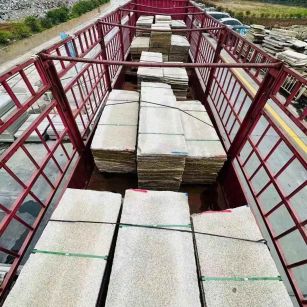 南阳 黄金麻花岗岩荔枝面，光面毛板装车完成