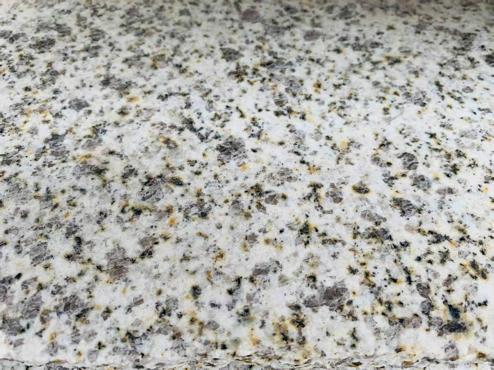 南阳 黄金麻花岗岩石材浅黄光面