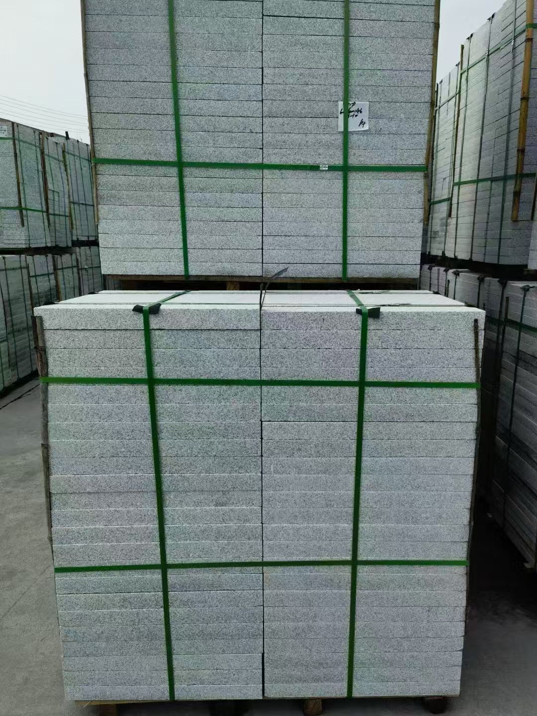 南阳 芝麻白火烧，园林广场市政工程地铺石，1.8~5.0厚均有现货