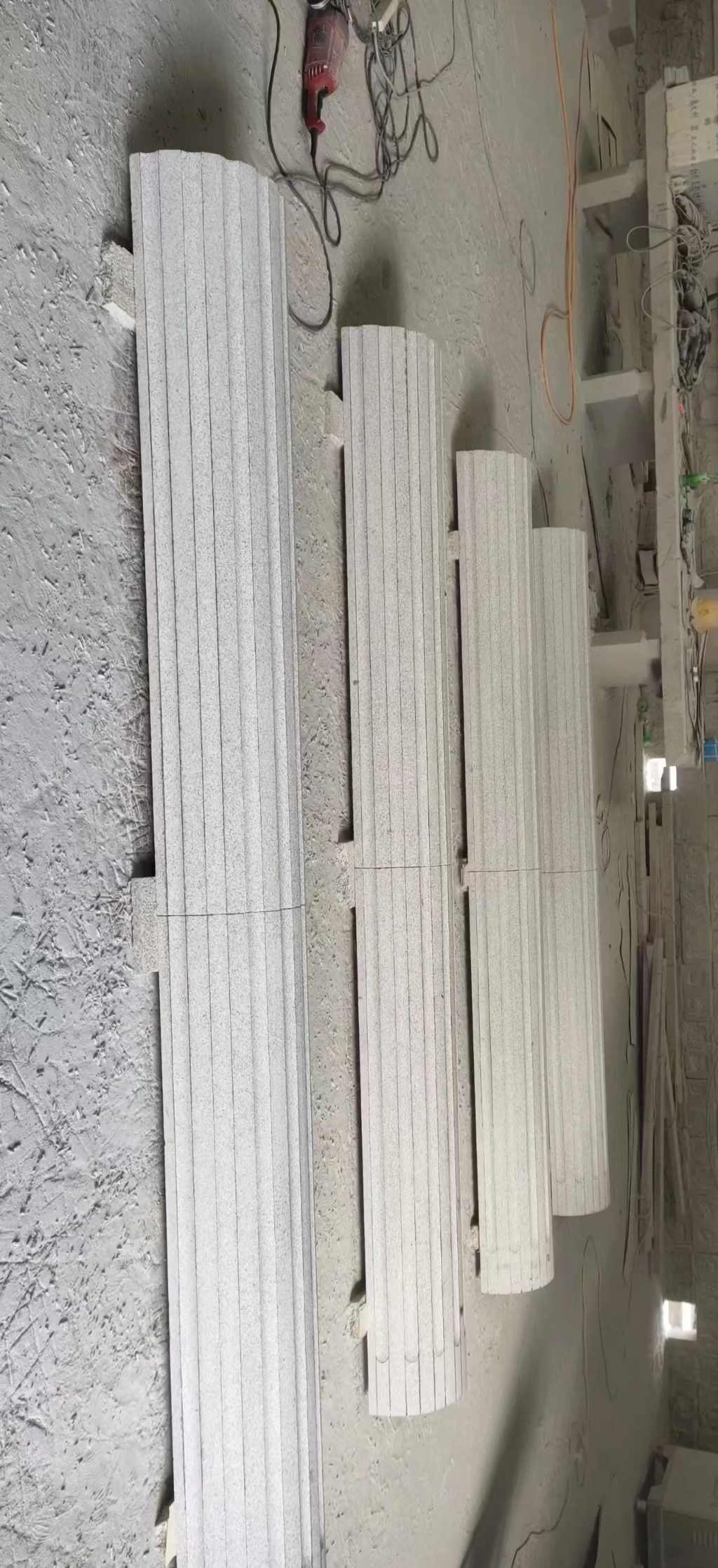 南阳 花岗岩厂家带你看白麻花岗岩门楼大柱柱皮