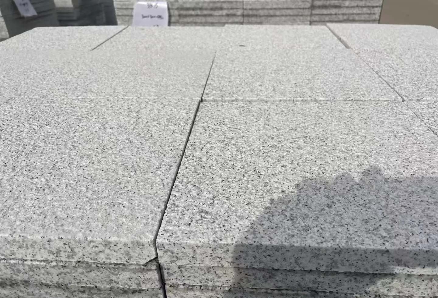 南阳 白麻花岗岩石材推荐 荔枝面地铺石