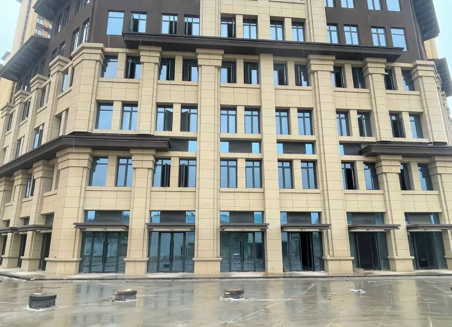 南阳 黄金麻花岗岩荔枝面小区外墙干挂