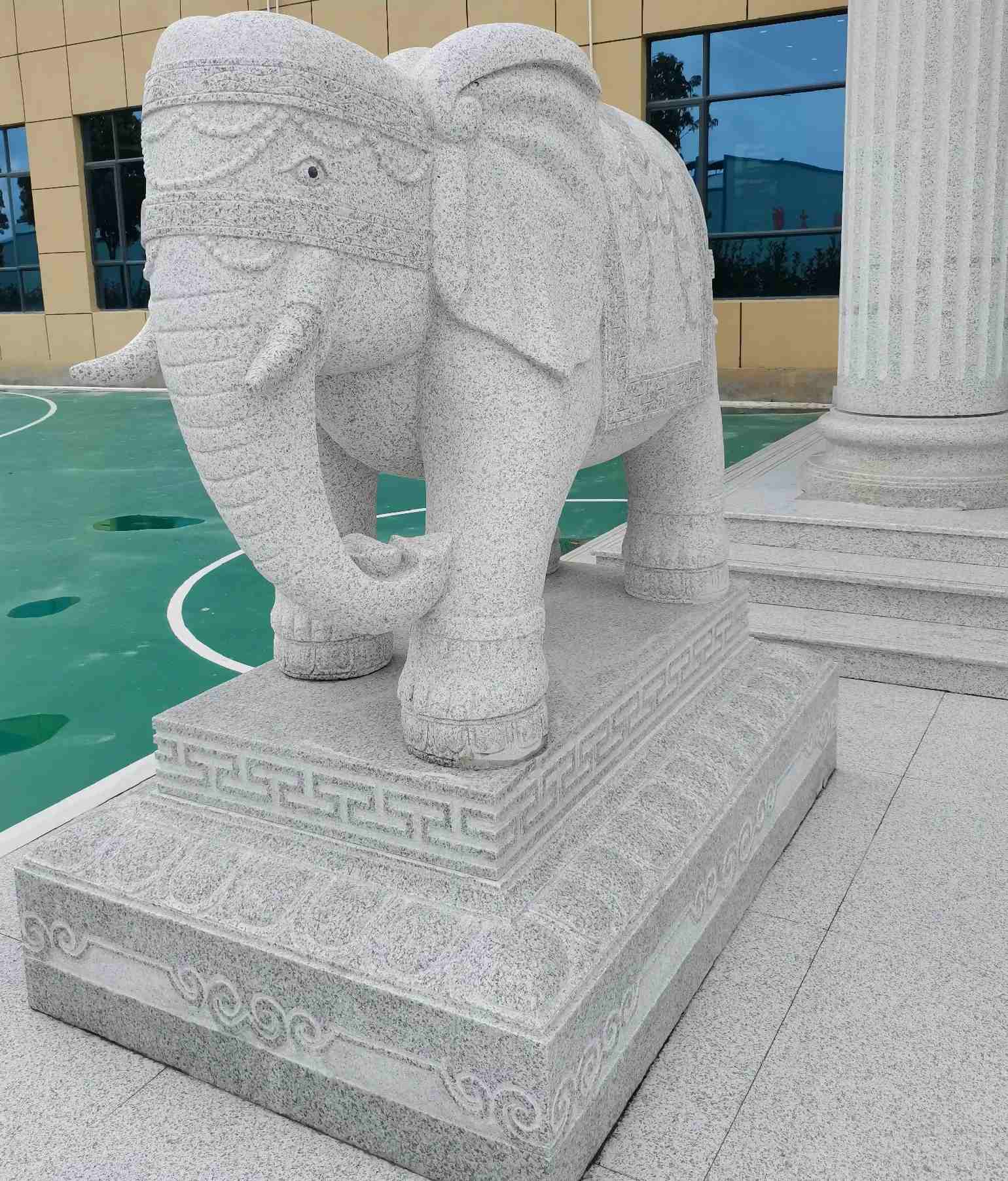 南阳 白麻花岗岩动物异形石雕-大象