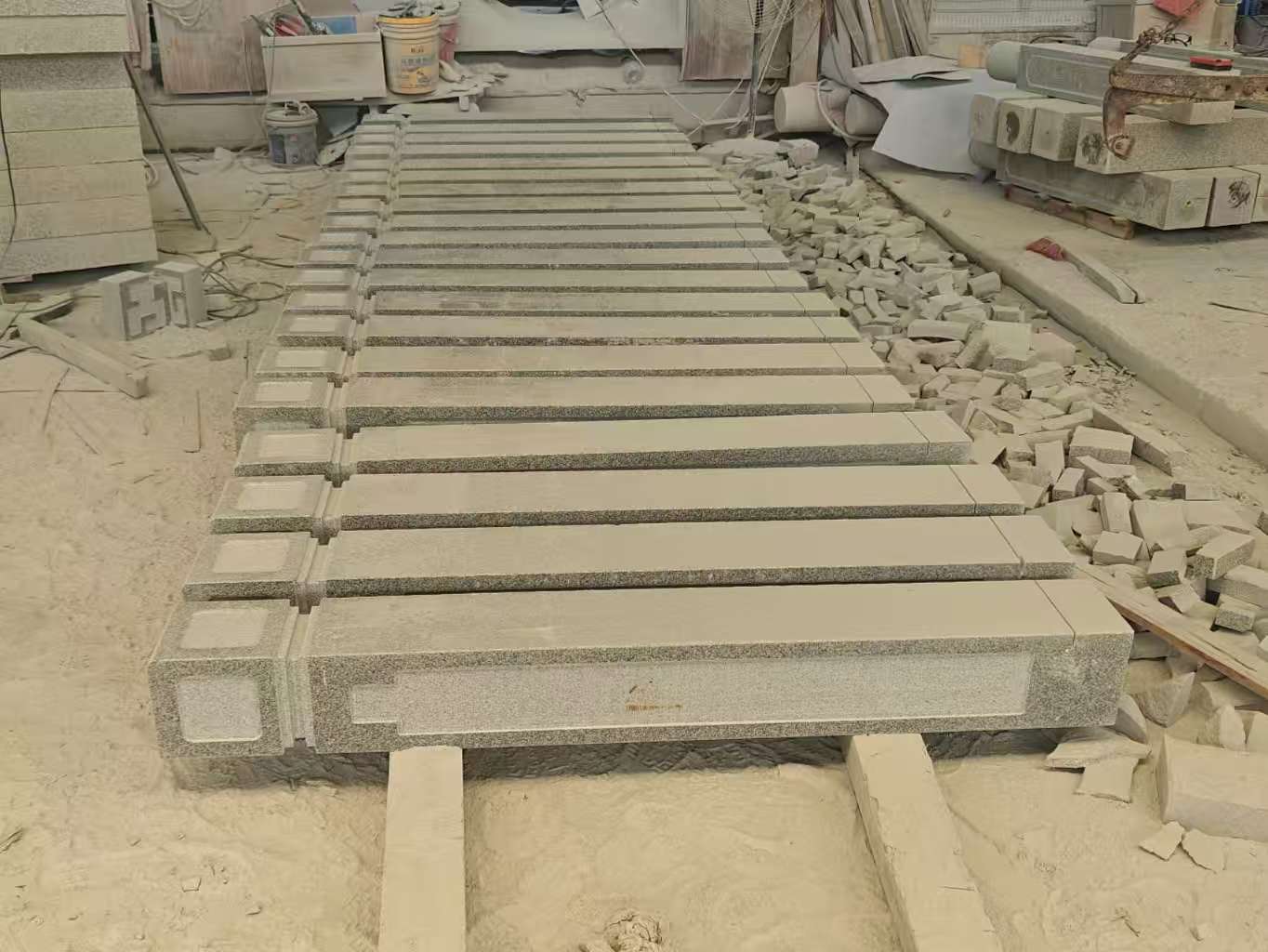 南阳 芝麻白异形加工雕刻-栏杆大柱，方柱