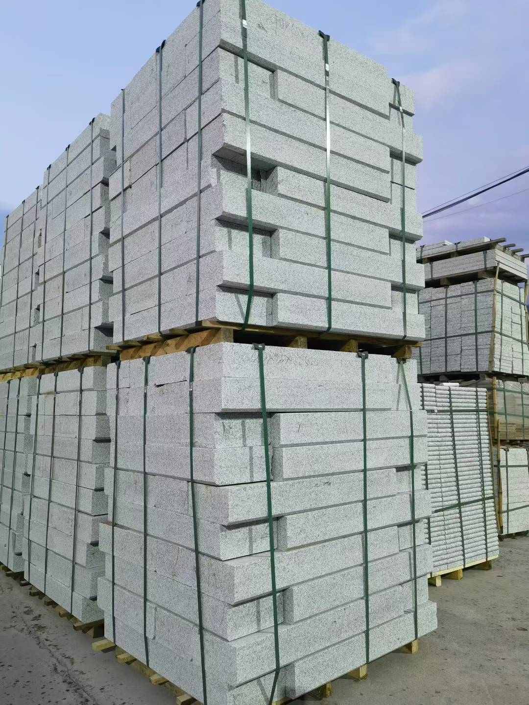 南阳 芝麻白花岗岩路沿石，路缘石，路肩石，道牙，立缘石，马路牙子，街沿石，侧石等