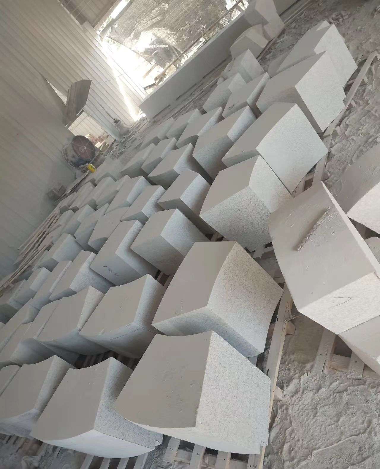 南阳 白麻花岗岩异形坐凳