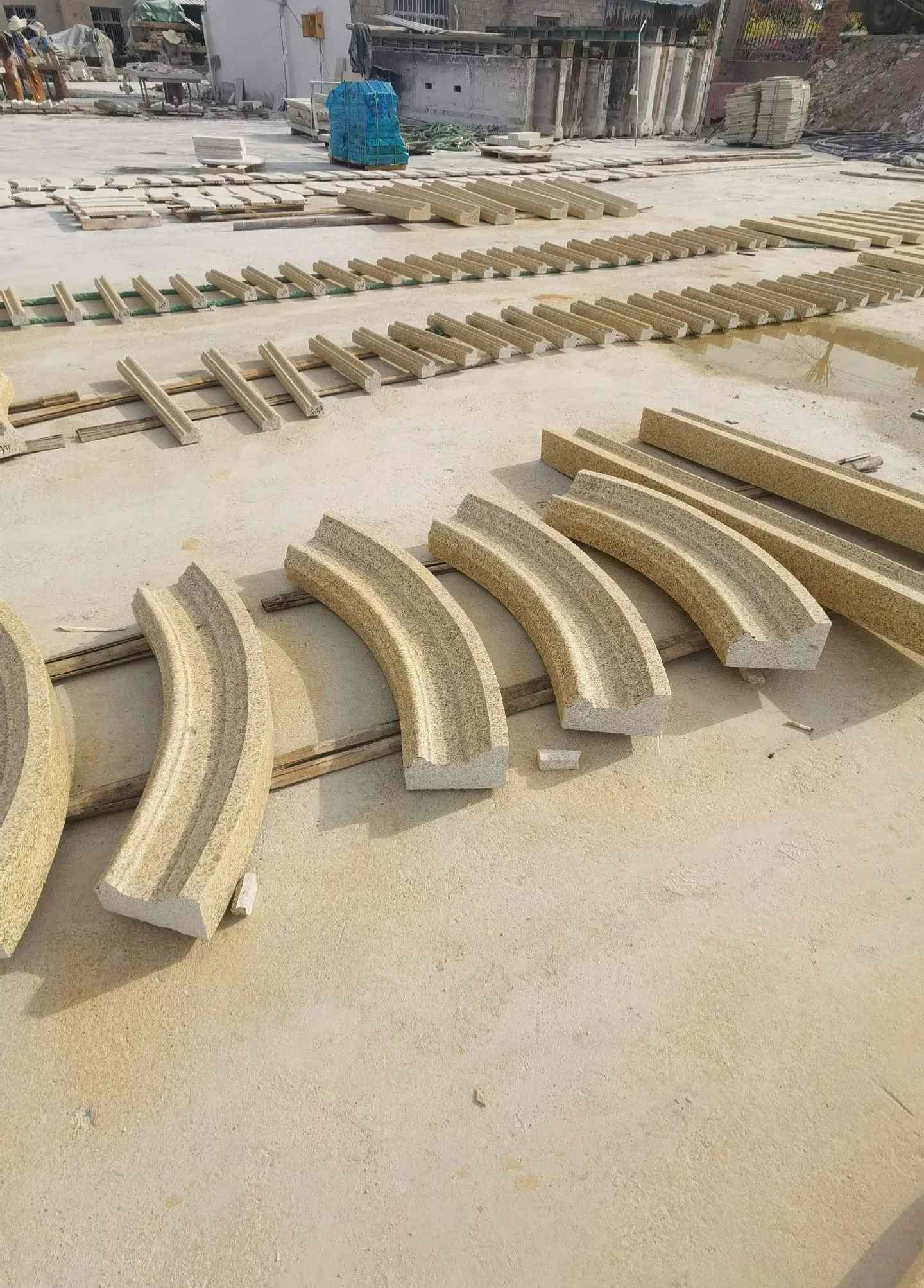 南阳 黄金麻花岗岩别墅线条