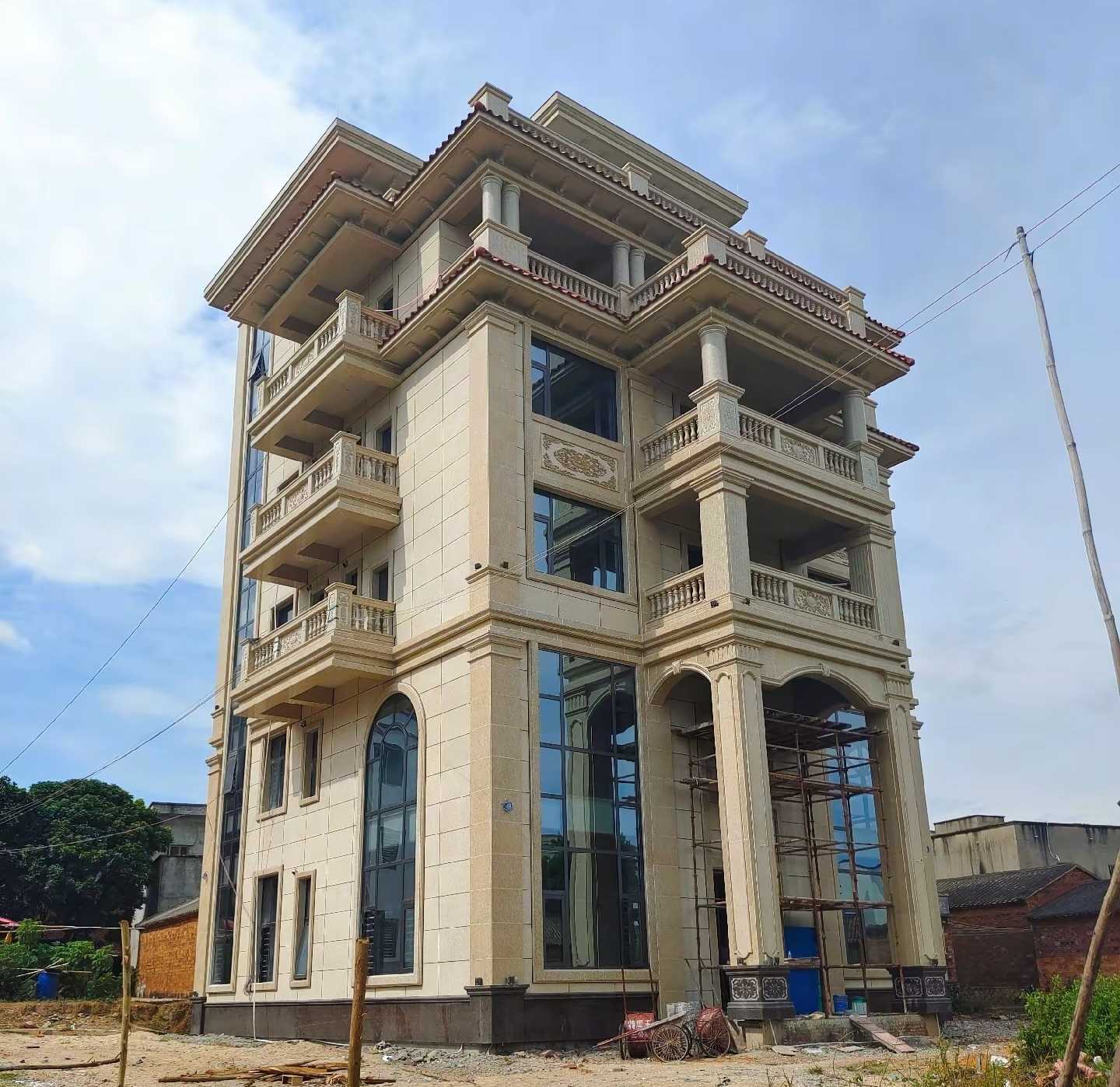 南阳 黄金麻花岗岩石材别墅外墙干挂搭配（雕花栏杆花瓶柱门楼罗马柱）