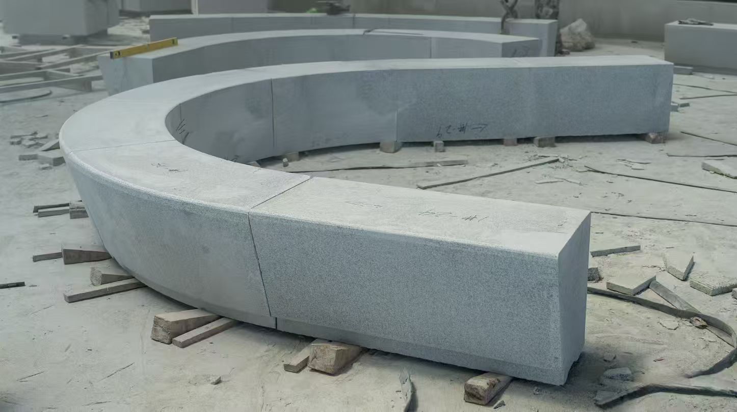南阳 芝麻白花岗岩光面弧形坐凳